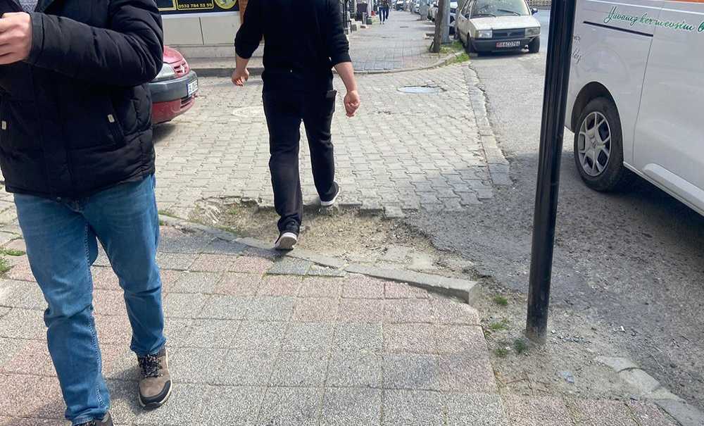 Yürürken Aman Dikkat Düşebilirsiniz!