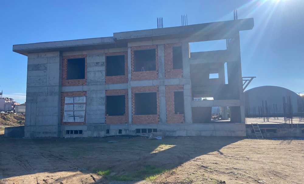 Zamanında Bitmeyen Okulda Çalışmalarda Durdu