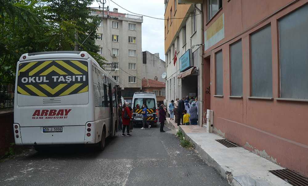 Zamanında Bitmeyen Okulda Çalışmalarda Durdu