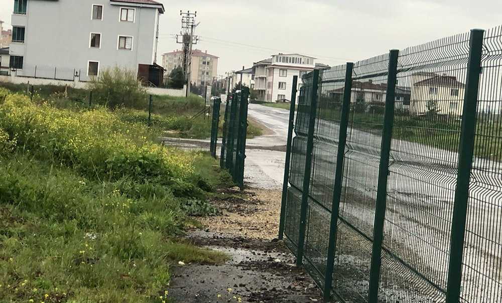 Zarar Gören Çitler Tekrar Yapılacak