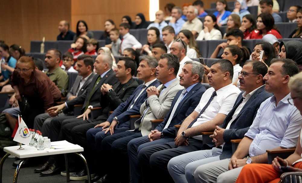 ‘Zirvedekiler' Ödül Töreni Düzenlendi